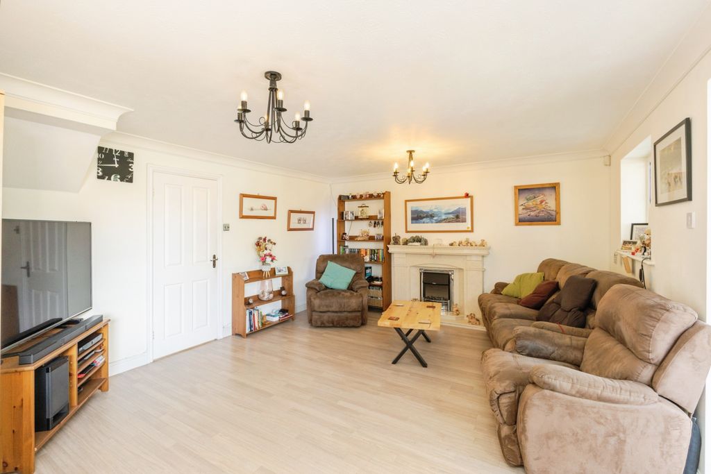 Property photo 2 of 15