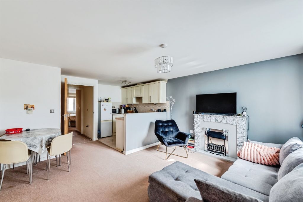 Property photo 3 of 6