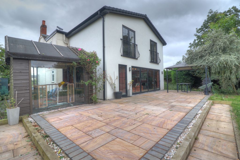 Property photo 1 of 23 Rear