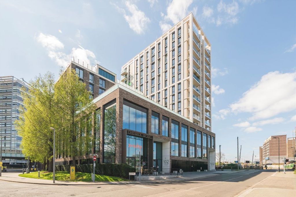 Property photo 1 of 8