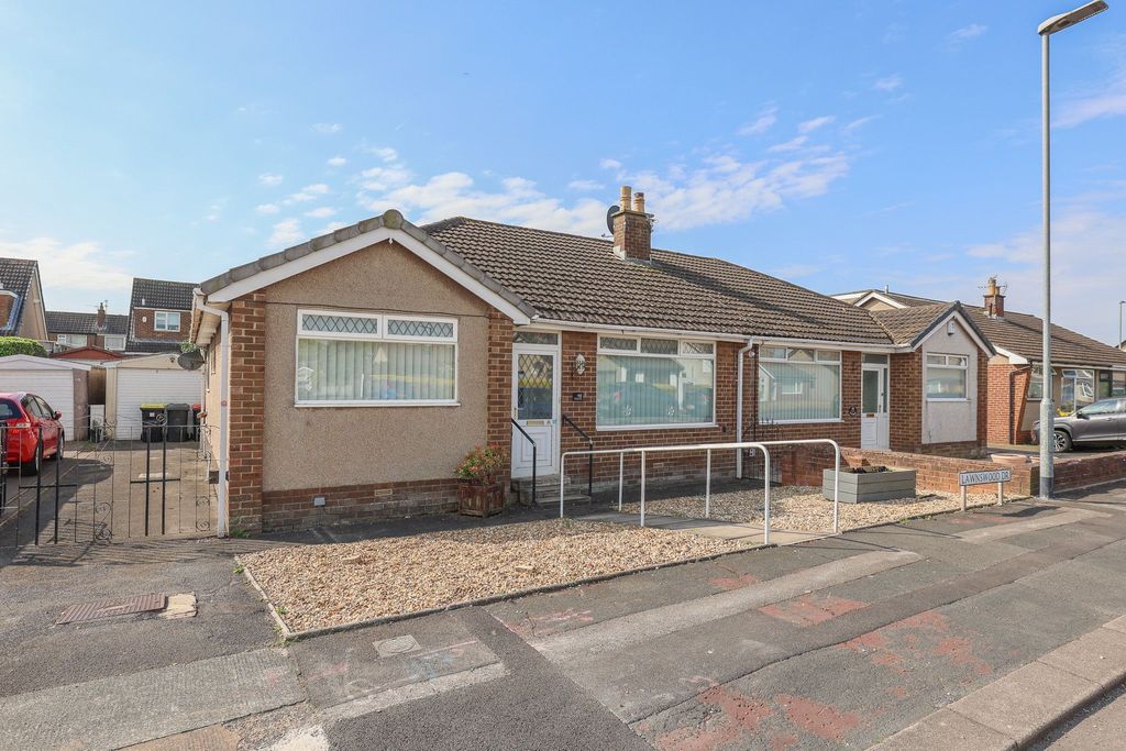Property photo 1 of 11