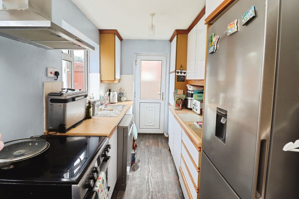 Property photo 2 of 9