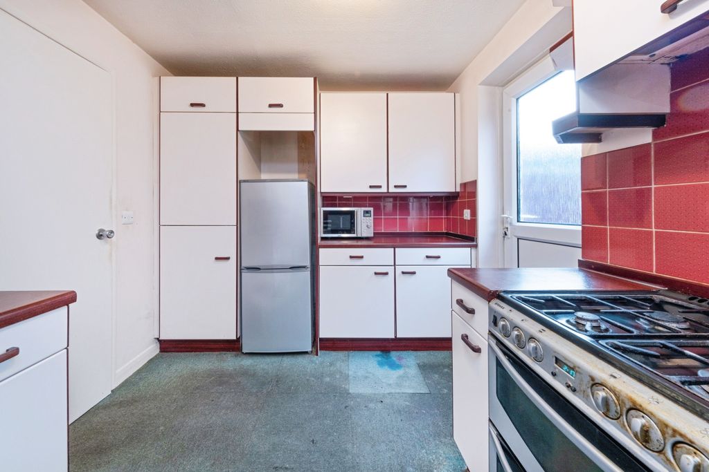 Property photo 2 of 20