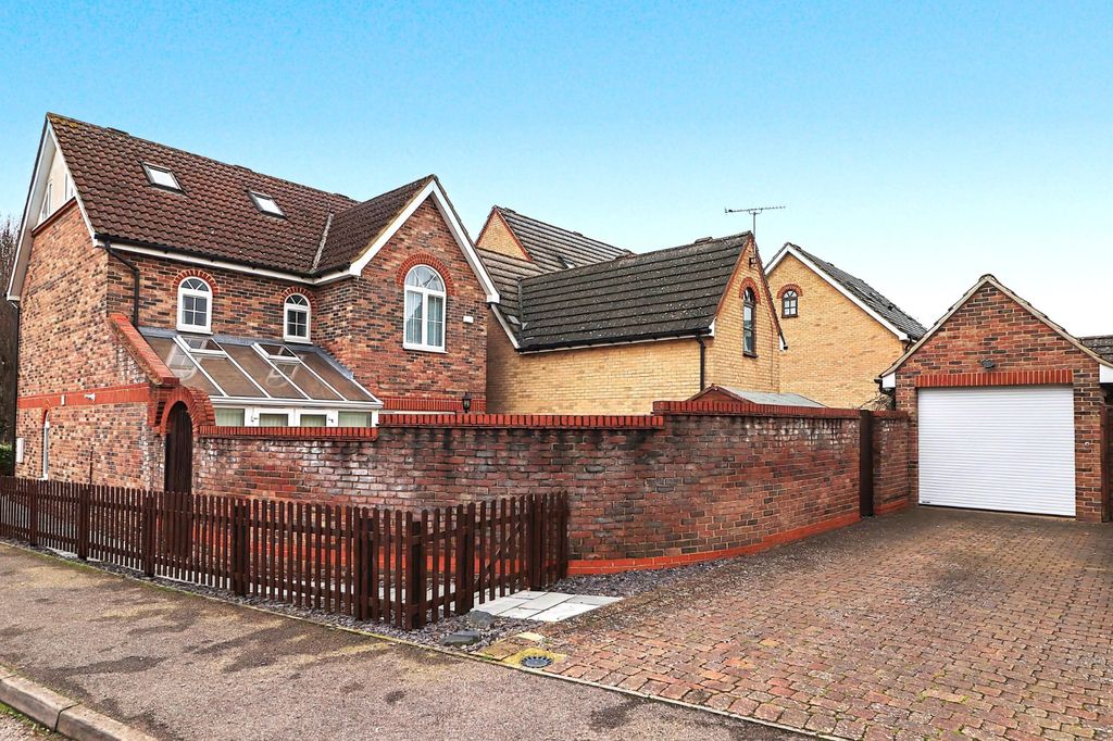 Property photo 2 of 27 Picture No. 51