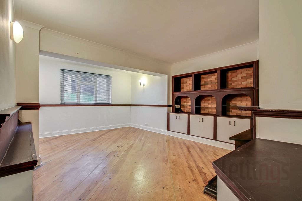 Property photo 3 of 13 Gallery