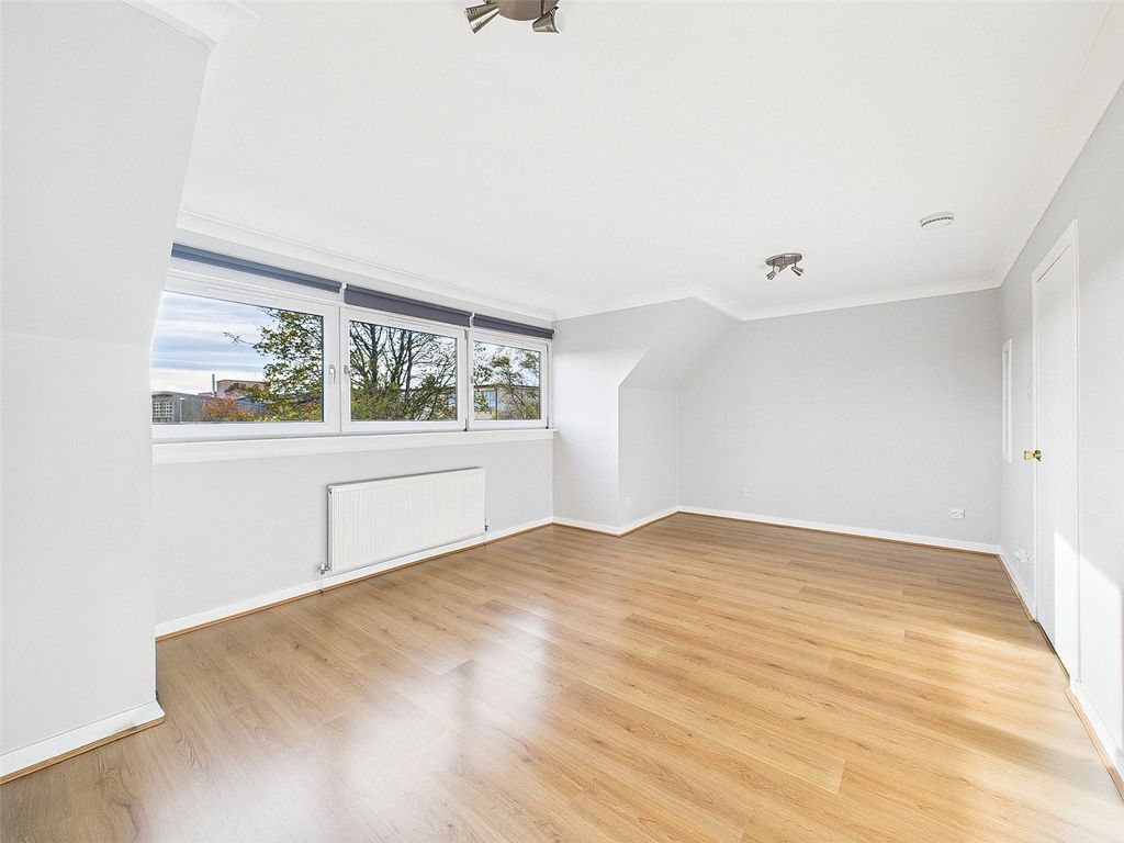 Property photo 3 of 27 Picture No. 21