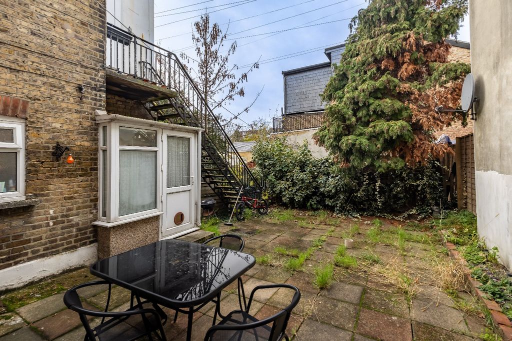 Property photo 3 of 9 4565032