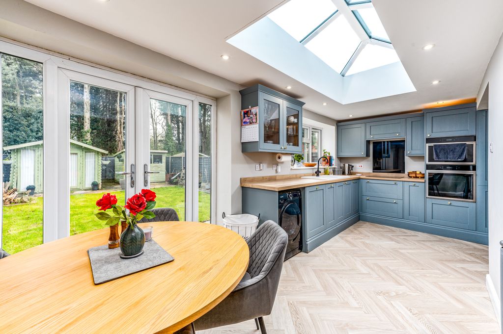 Property photo 2 of 29 11