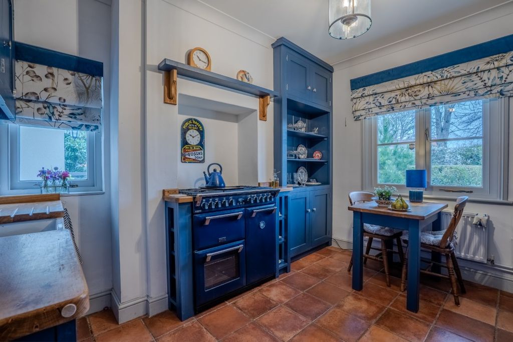 Property photo 3 of 31