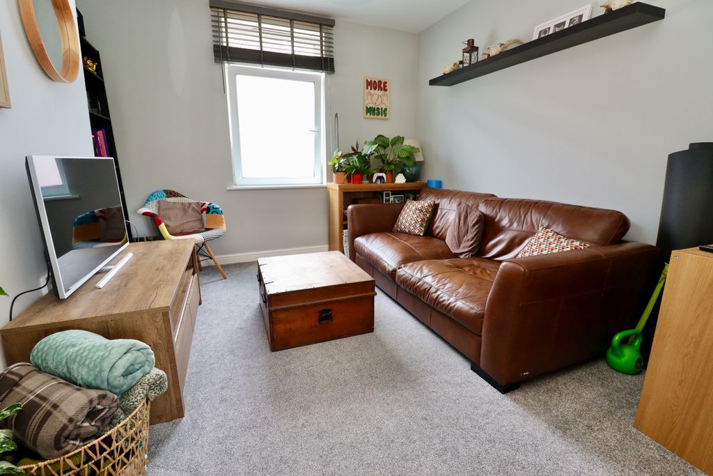 Property photo 3 of 14 Img_6462