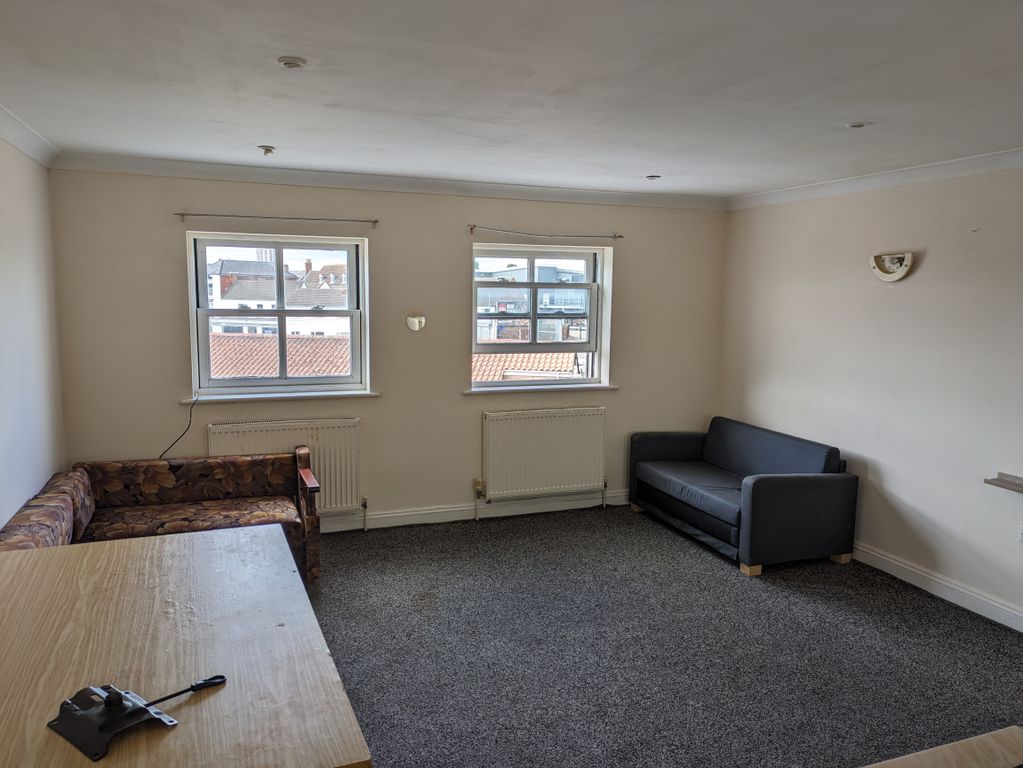 Property photo 3 of 7