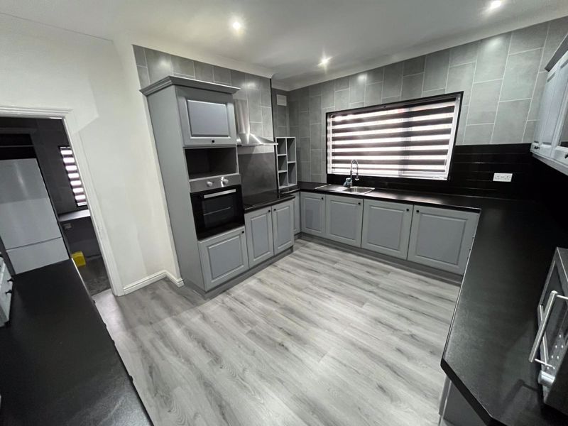 Property photo 2 of 14 Photo 12