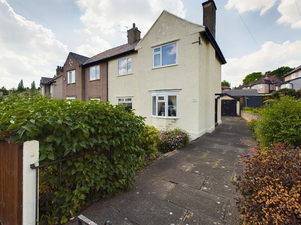 3 bed property for sale in Bullroyd Drive, Bradford BD8 Zoopla