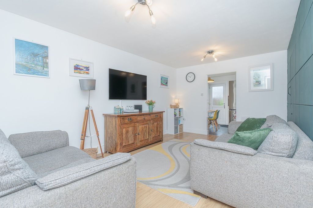 Property photo 3 of 29