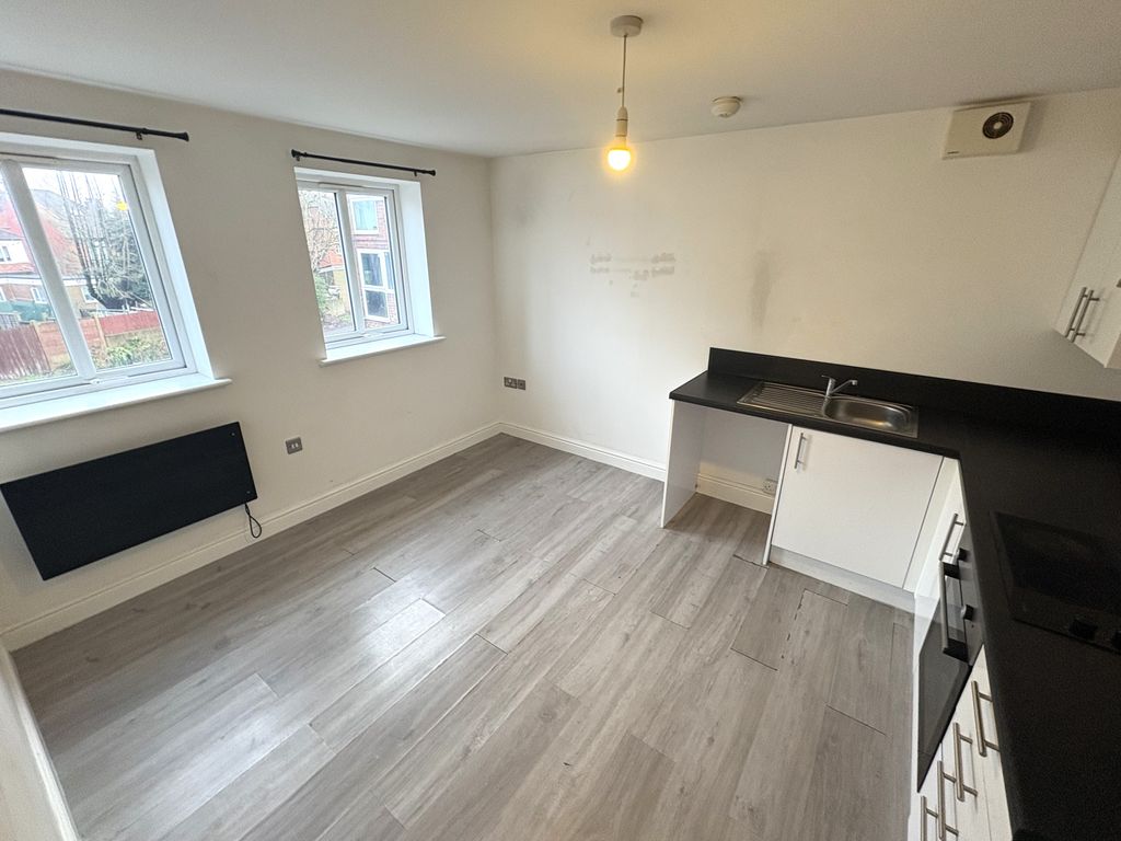 Property photo 2 of 5 Lounge Kitchen 1