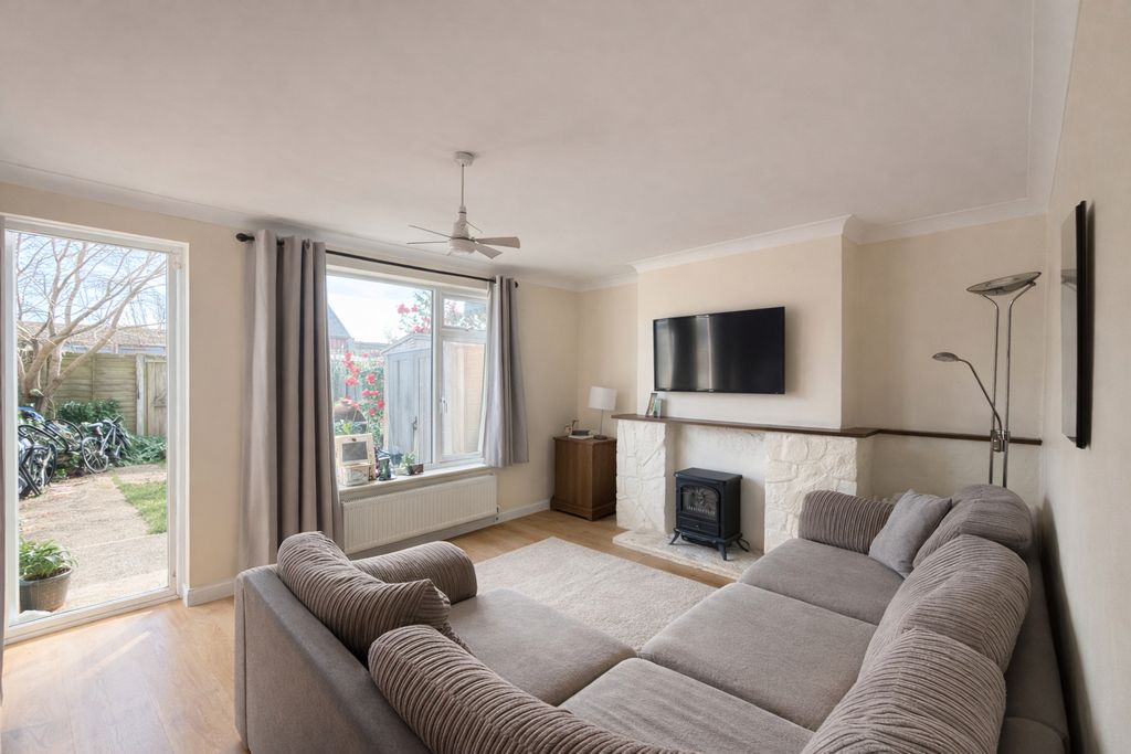 Property photo 2 of 9