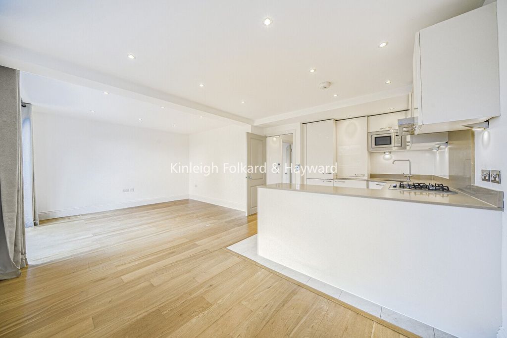 Property photo 2 of 17 Picture No. 33