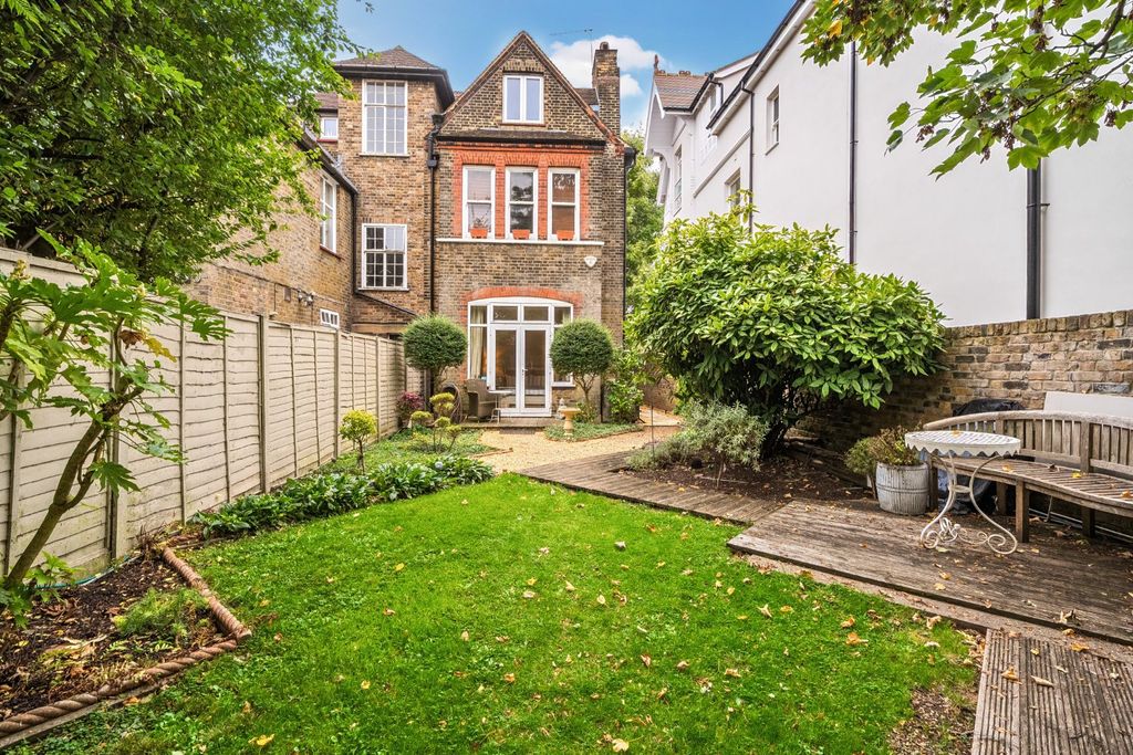 Property photo 2 of 27 Picture No. 30