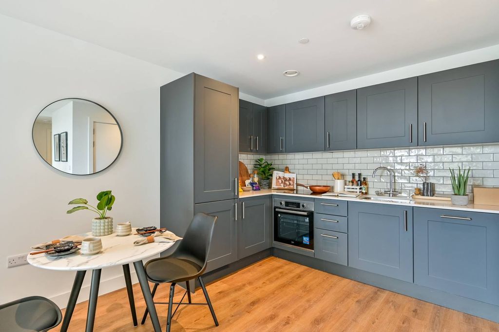 Property photo 3 of 32