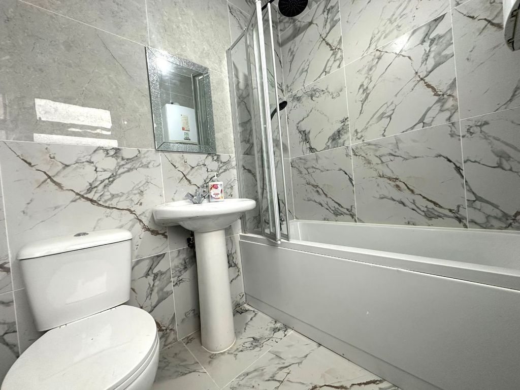 1 bed flat to rentLimbrick, Blackburn. BB1 photo 5