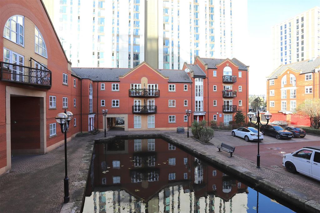 Property photo 3 of 13