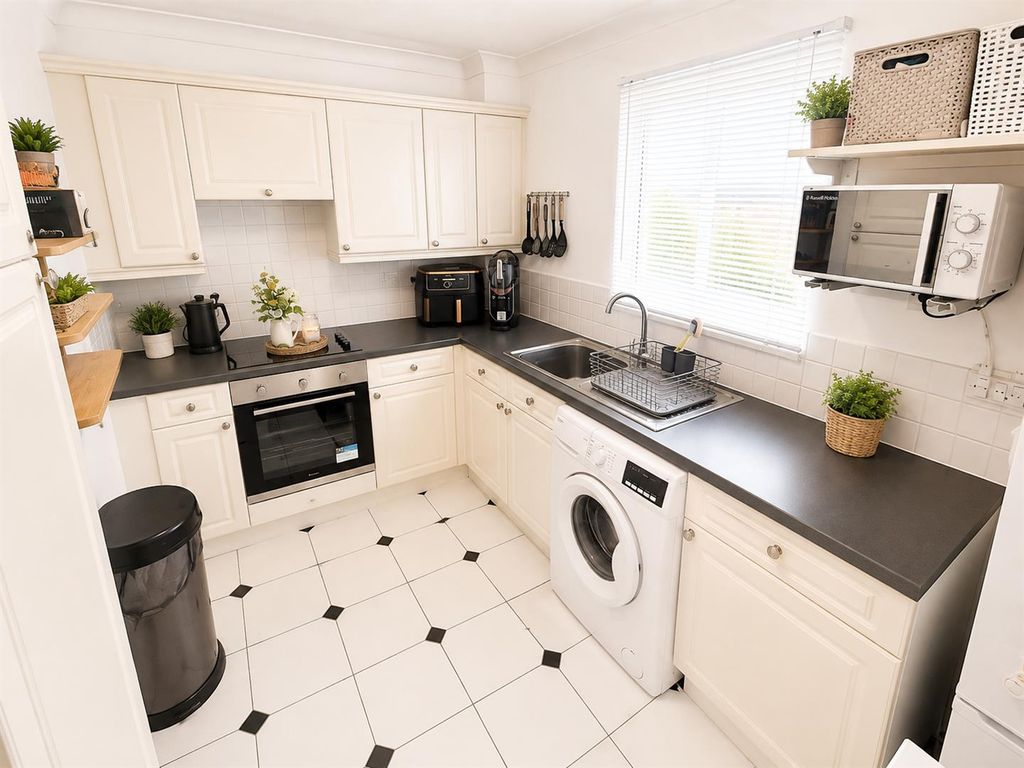 Property photo 2 of 7 Kitchen New.Png