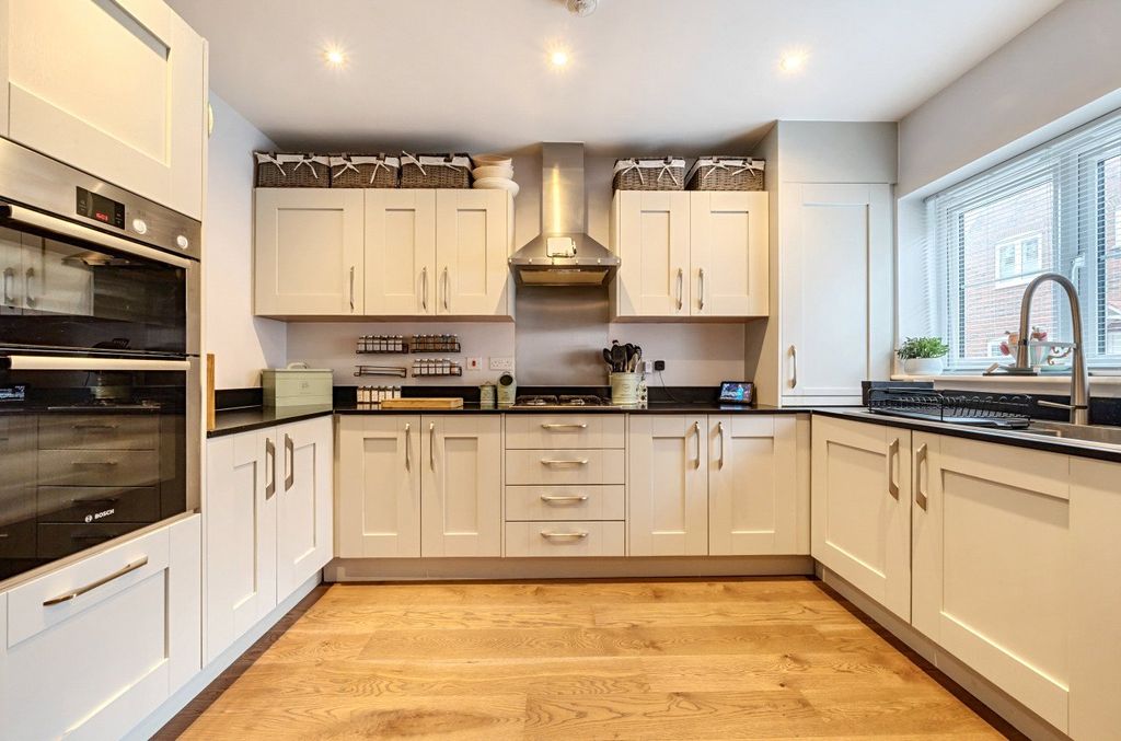 Property photo 2 of 18 Picture No. 04