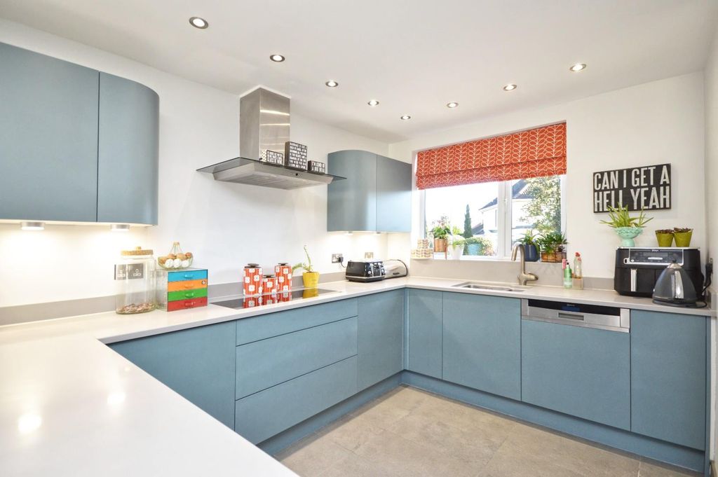 Property photo 3 of 44 Kitchen