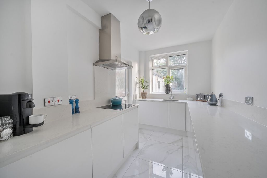 Property photo 3 of 19 1531125-8-6Acfa94...