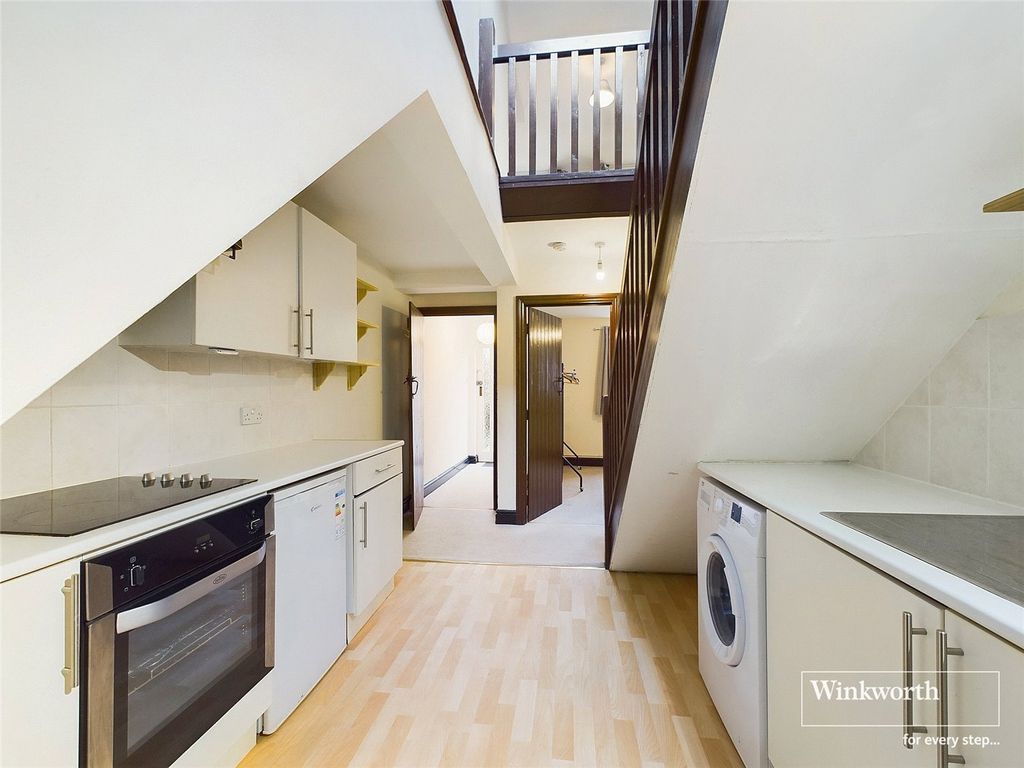 Property photo 2 of 11 Picture No. 16