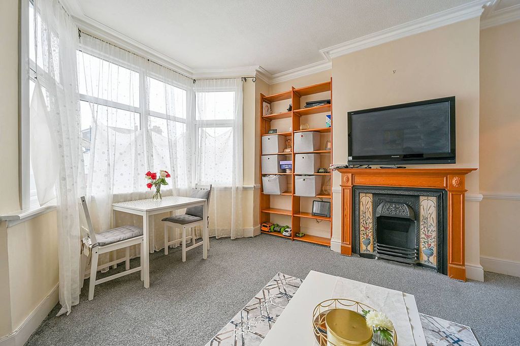 Property photo 1 of 6