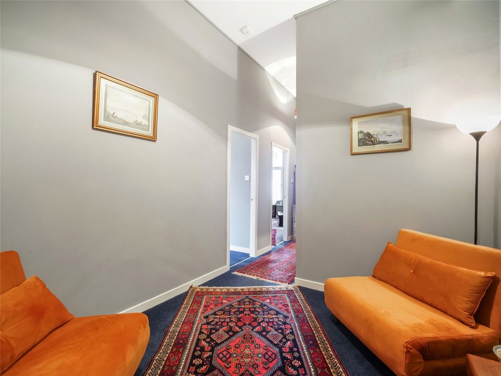 Property photo 2 of 18 Picture 2