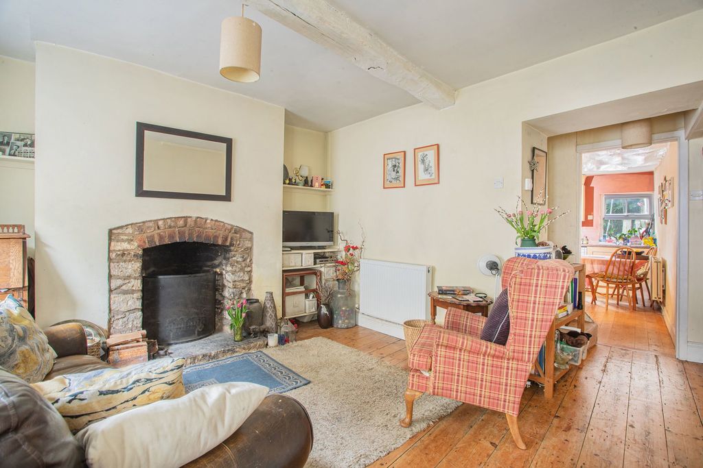 Property photo 3 of 12
