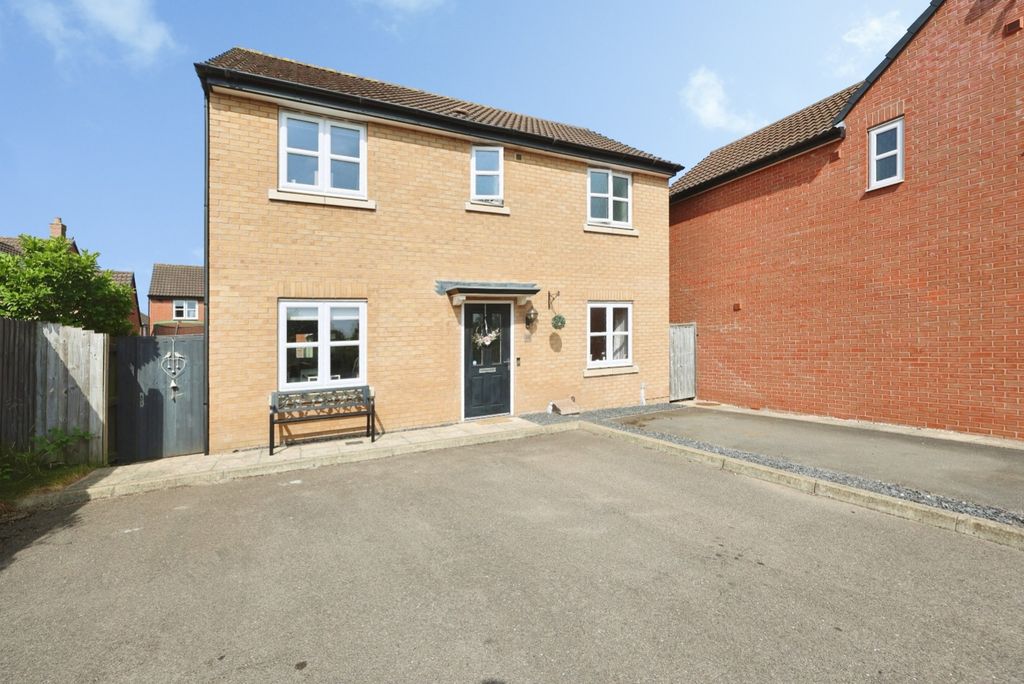 Property photo 1 of 18 5332811