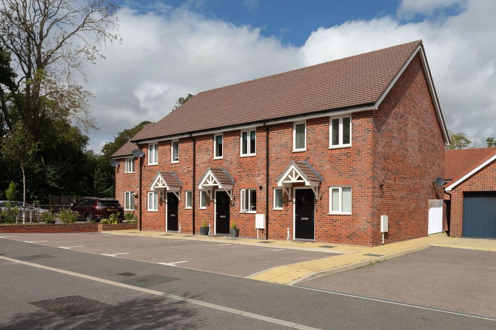 Property photo 1 of 28