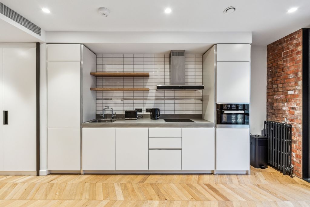 Property photo 2 of 13 10