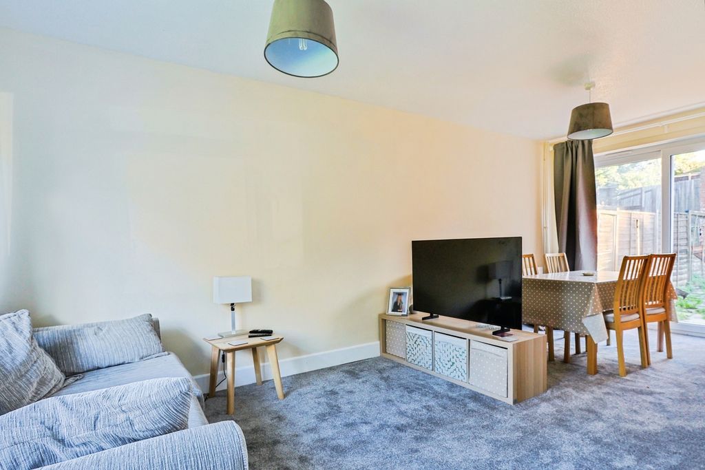 Property photo 3 of 17 Photo