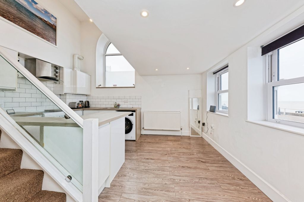 Property photo 2 of 16 Img_4642_Rw