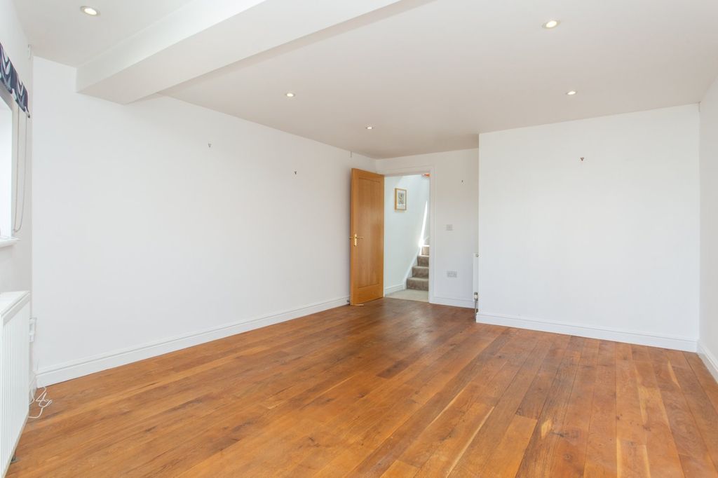 Property photo 3 of 14 Picture No. 19