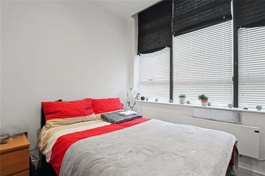 Property photo 3 of 7 Bedroom