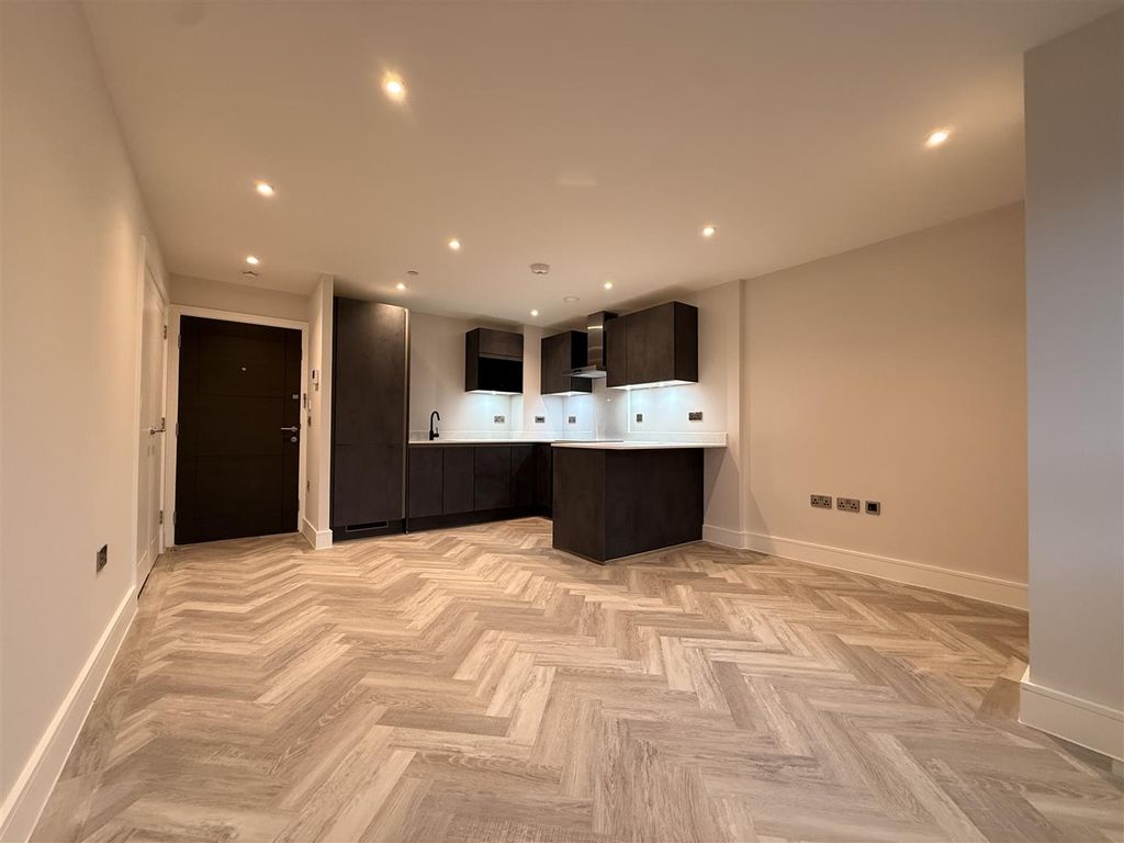 Property photo 3 of 13 Kitchen