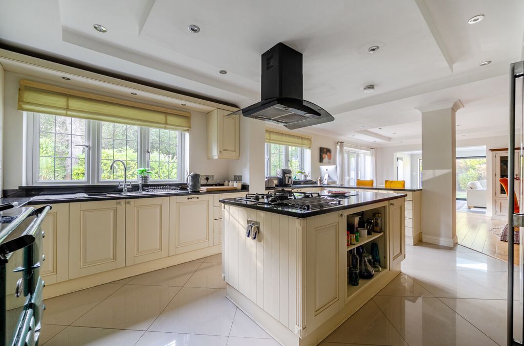 Property photo 3 of 44 1521905-36-1A0F85...