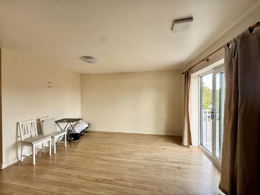 Property photo 2 of 13 Ah-U2Mbz10A45Qav1S_Ilg.Jpg