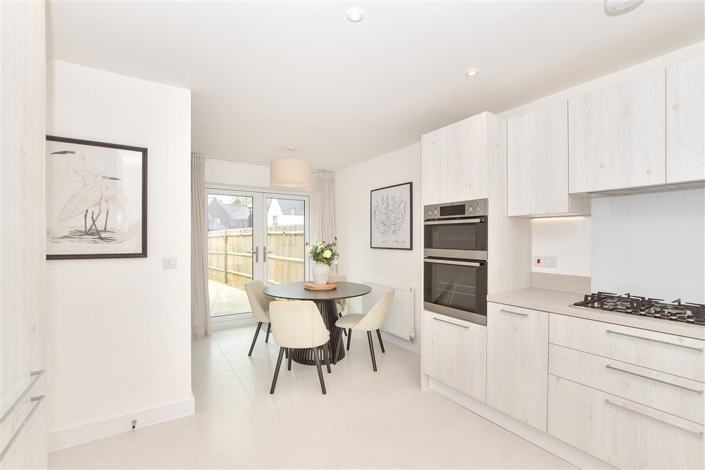 Property photo 1 of 18 Kitchen