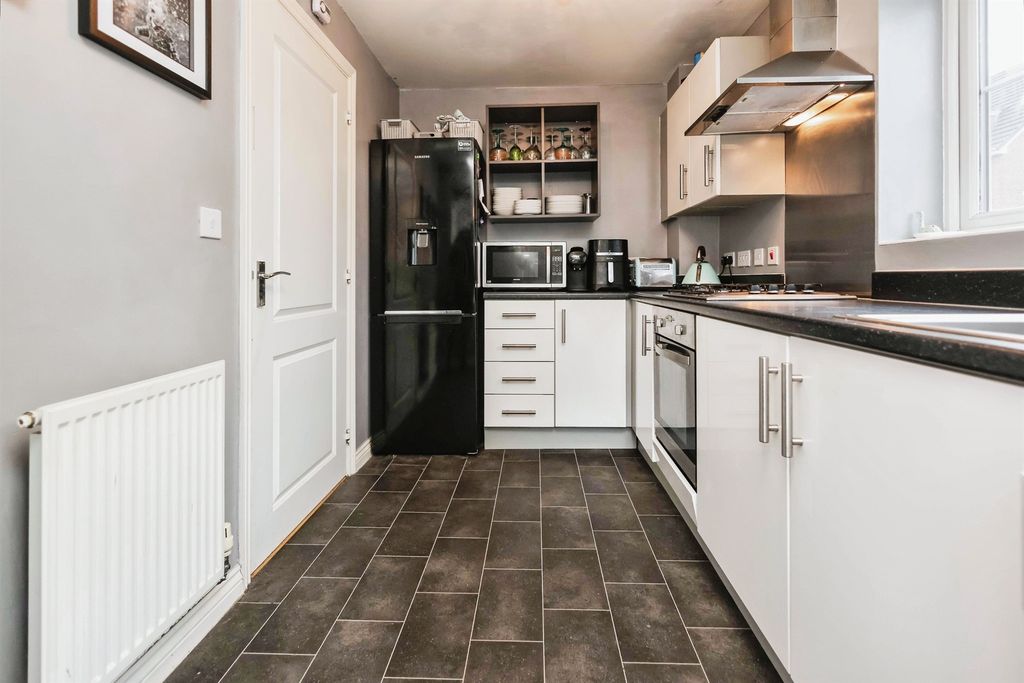 Property photo 2 of 16 Image