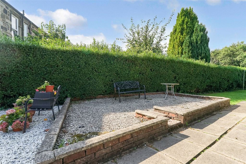 Property photo 3 of 21 Raer Garden
