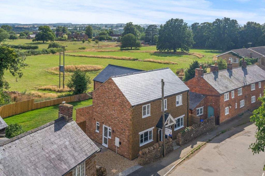 Property photo 3 of 48 Drone 4