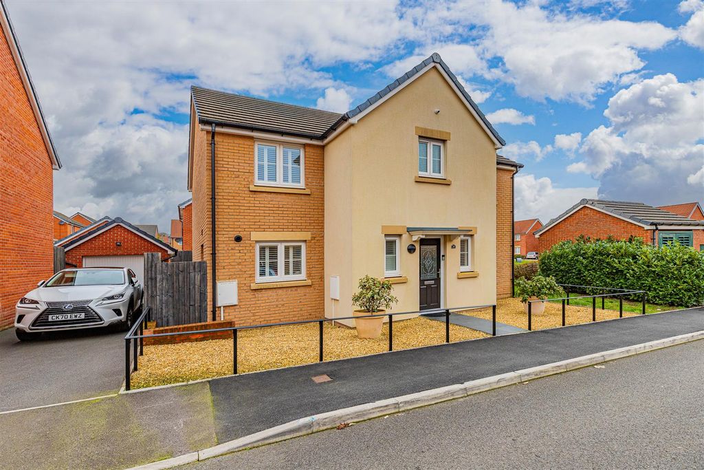 Property photo 1 of 15 Picca Close 28-12.Jpg
