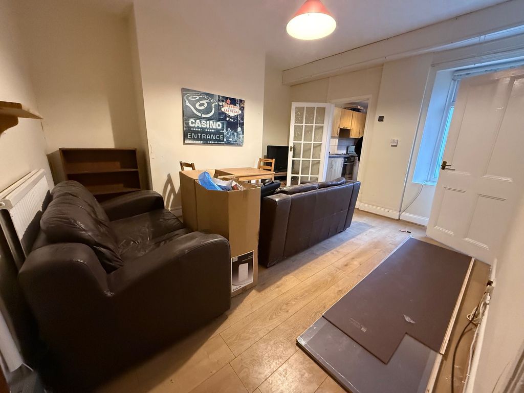 Property photo 2 of 7 Photograph 2