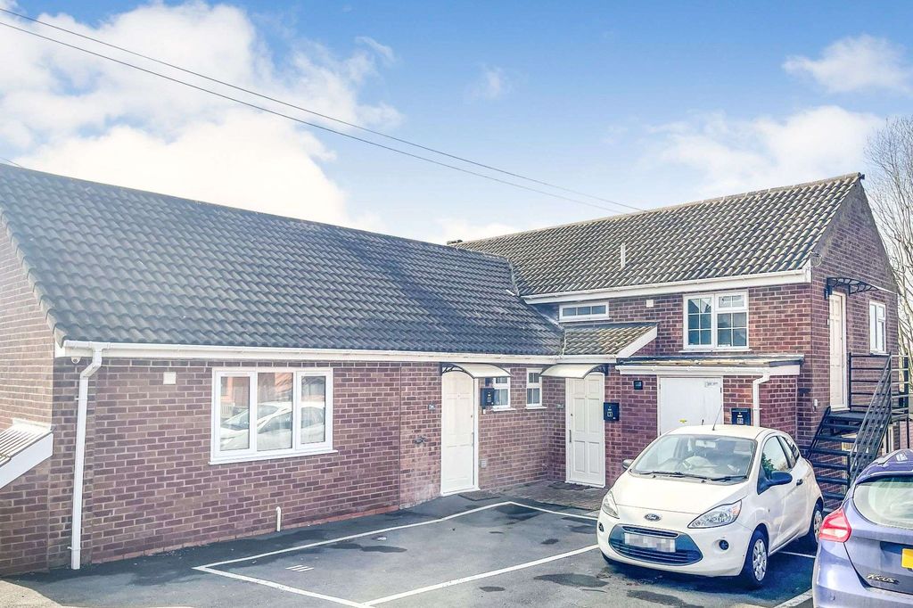 Property photo 1 of 34 57 Boughton Road, Rugby, CV21 1Bh